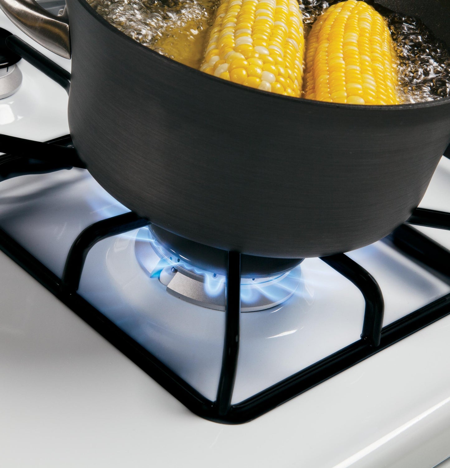 HOTPOINT Hotpoint 30" Free-Standing Gas Range with Cordless Battery Ignition White - RGBS200DMWW