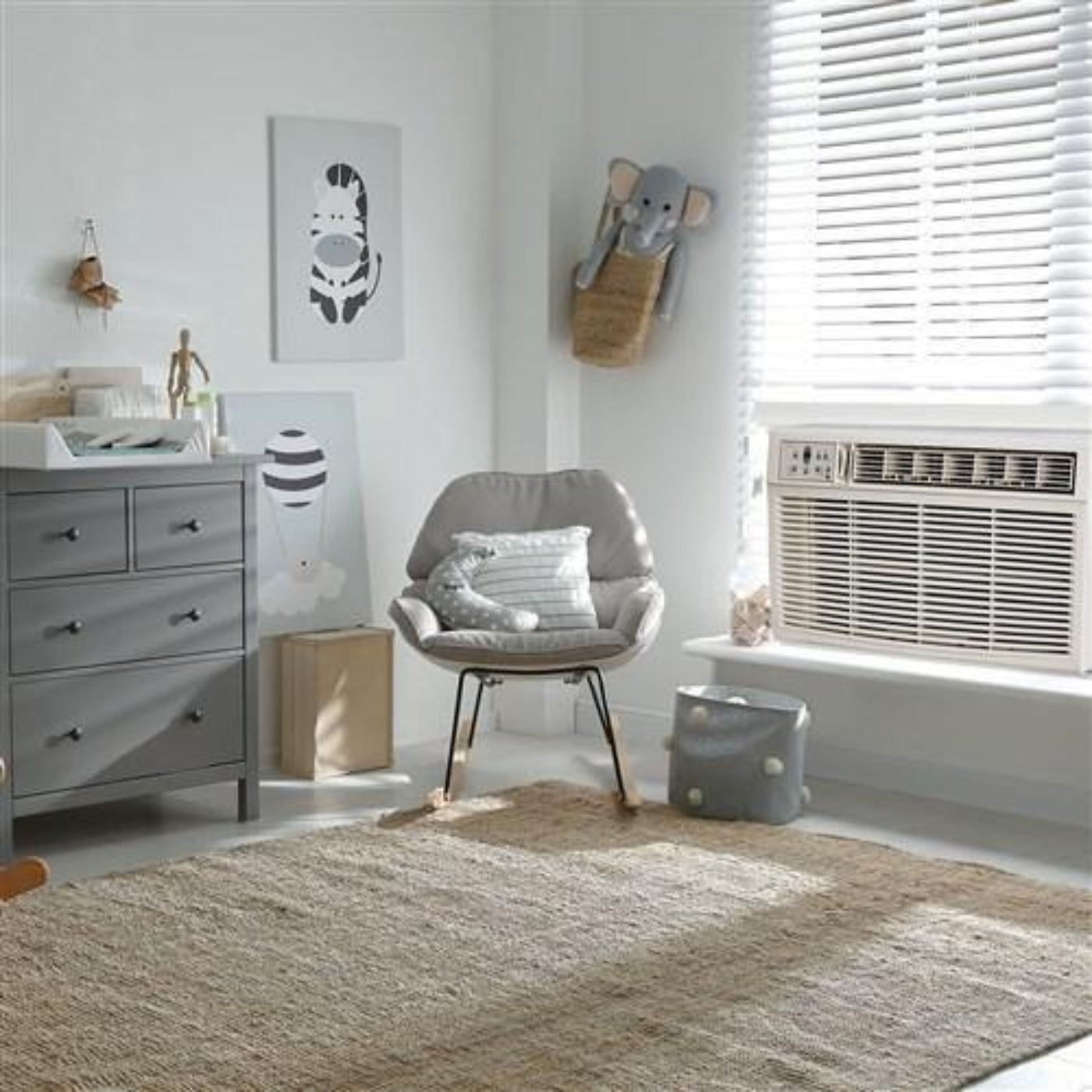 Keystone - 25,000/24,700 BTU 230V Window/Wall Air Conditioner with 16,000 BTU Supplemental Heat Capability -  KSTHW25A